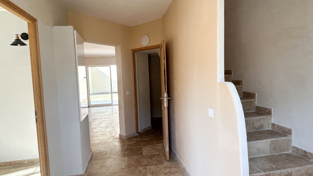 Vente Maison Villa récente avec bassin et garage dans village prisé du Pont du Gard Castillon du gard
