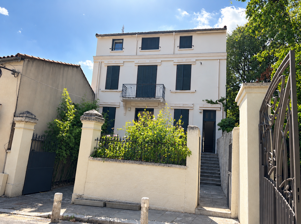 Maison 8 pièces 191 m² · à Nimes · 191 m² · 745 000 €