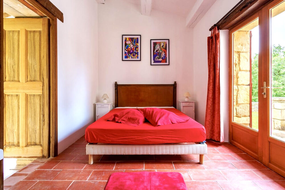 � vendre  Propri�t�/ch�teau Uz�s (30700)