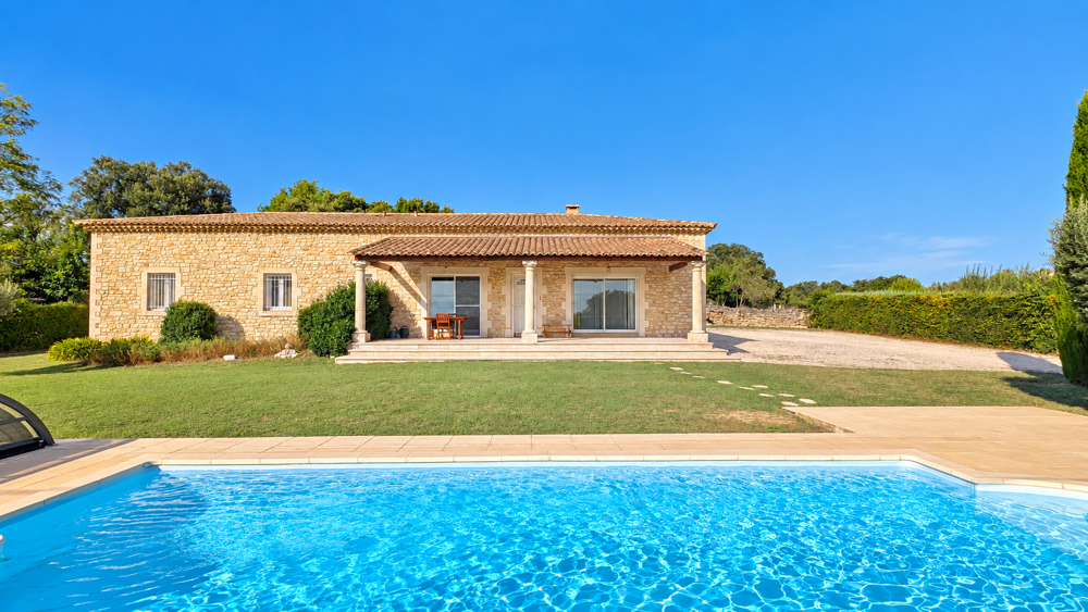 Vente Maison 'Exclusivité Swixim Uzès' A 10 minutes d'Uzès, élégante maison en pierre avec piscine Aubussargues