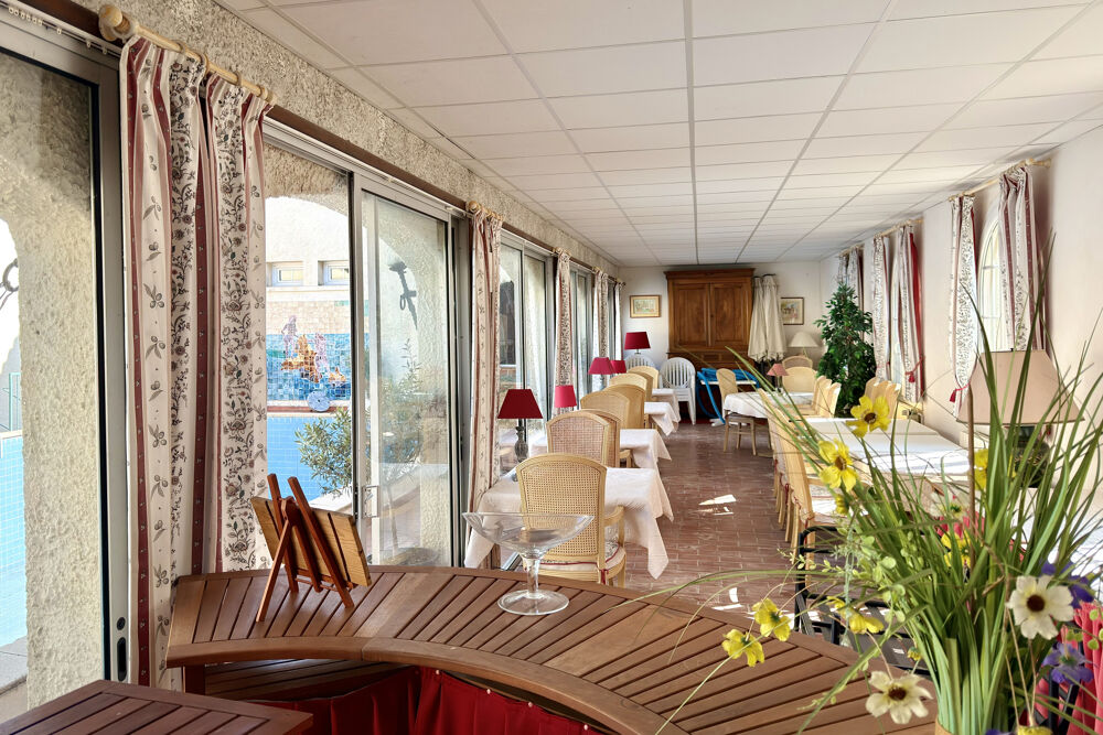à vendre  Propriété/château Uzès (30700)