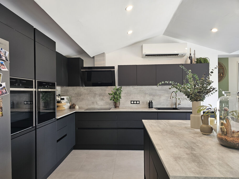 Maison familiale rénovée avec vie de plain-pied et terrain arboré