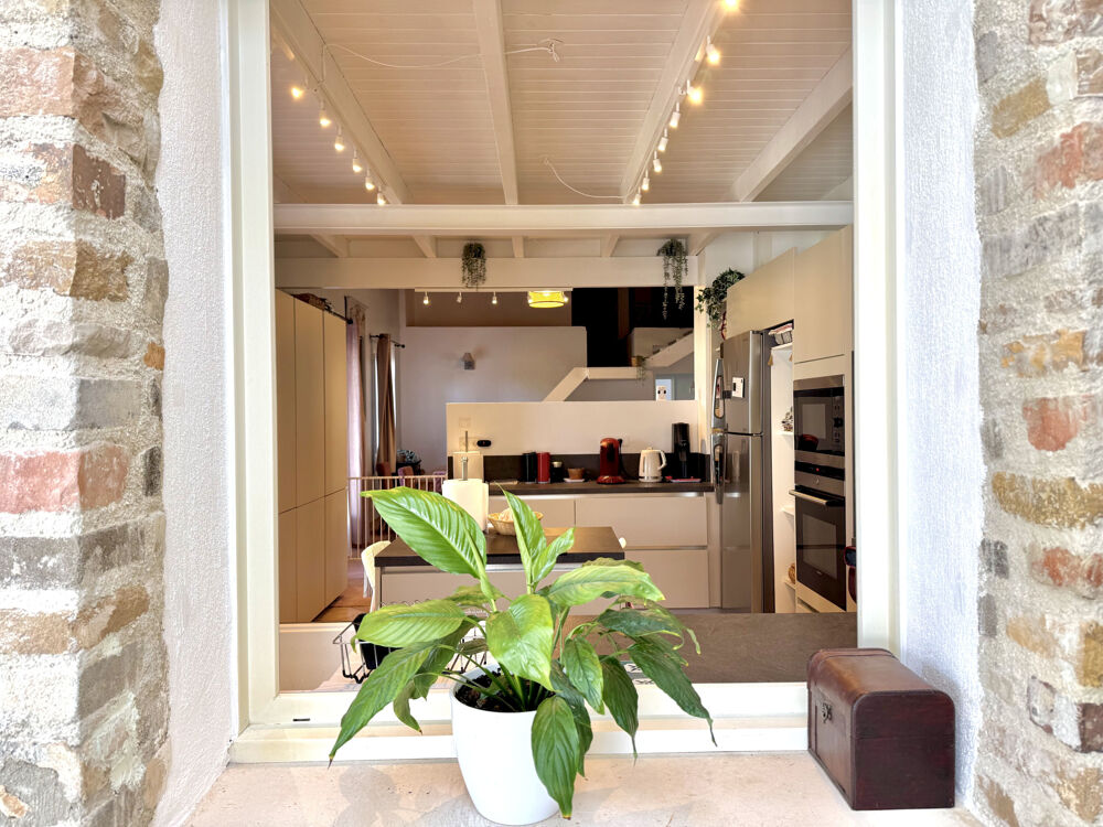 Vente Maison Villa de Type 7 sur 2350 m2 de terrain Les plans