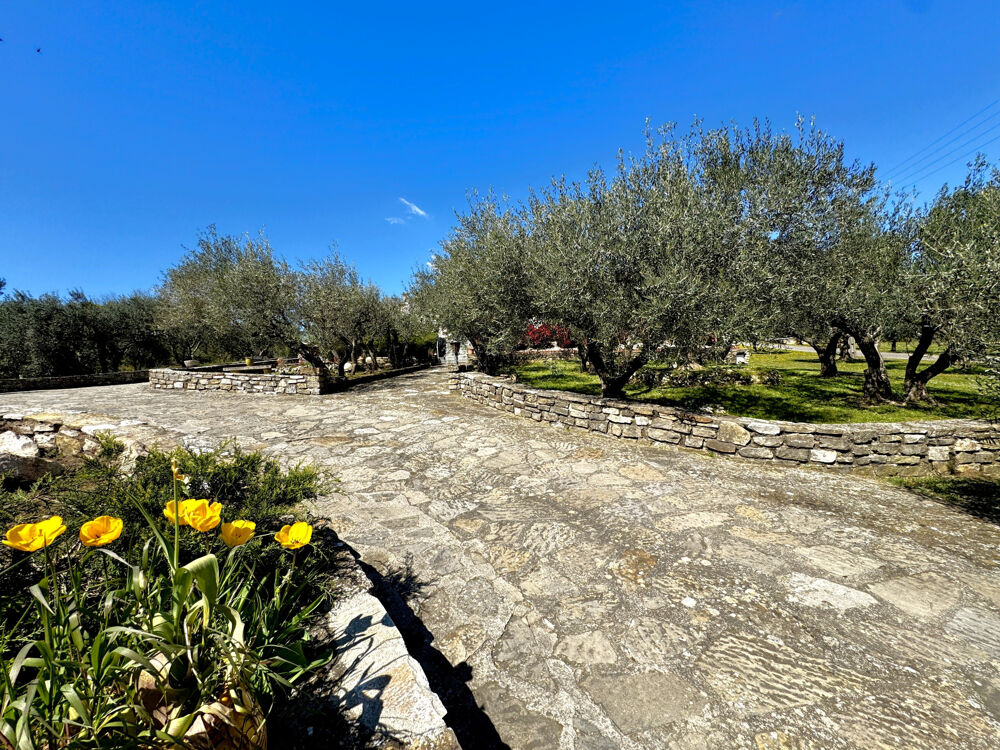 Vente Maison Vézénobres - Charmante maison de plain-pied avec grand terrain arboré Vezenobres