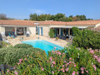  Maison � vendre 5 pi�ces 104 m� Uzes