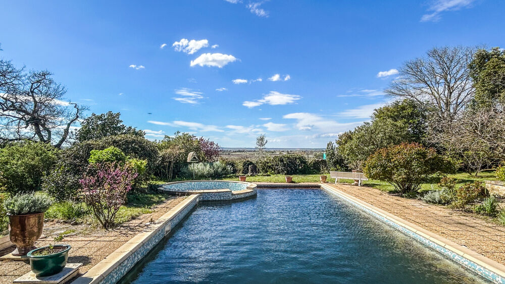 � vendre  Propri�t�/ch�teau Uz�s (30700)