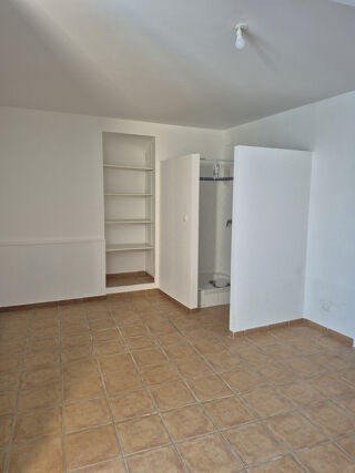  Maison � louer 4 pi�ces 92 m� Theziers