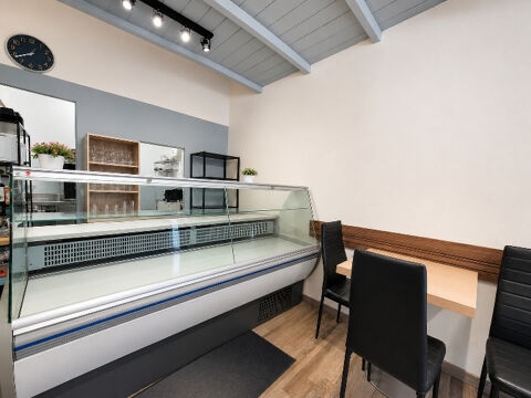 RARE FONDS DE COMMERCE UZES CENTRE 139000 30700 Uzes
