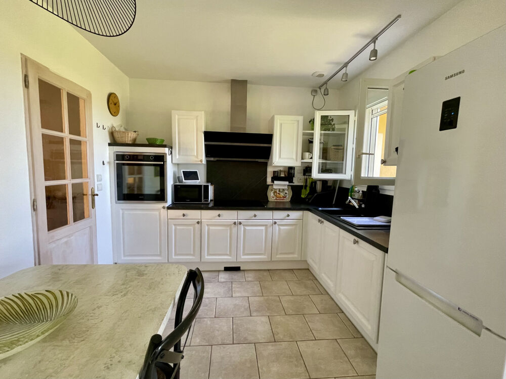 Vente Maison Élégante villa de plain-pied au cœur d'un terrain arboré de plus de 2 500 m2 Ledignan