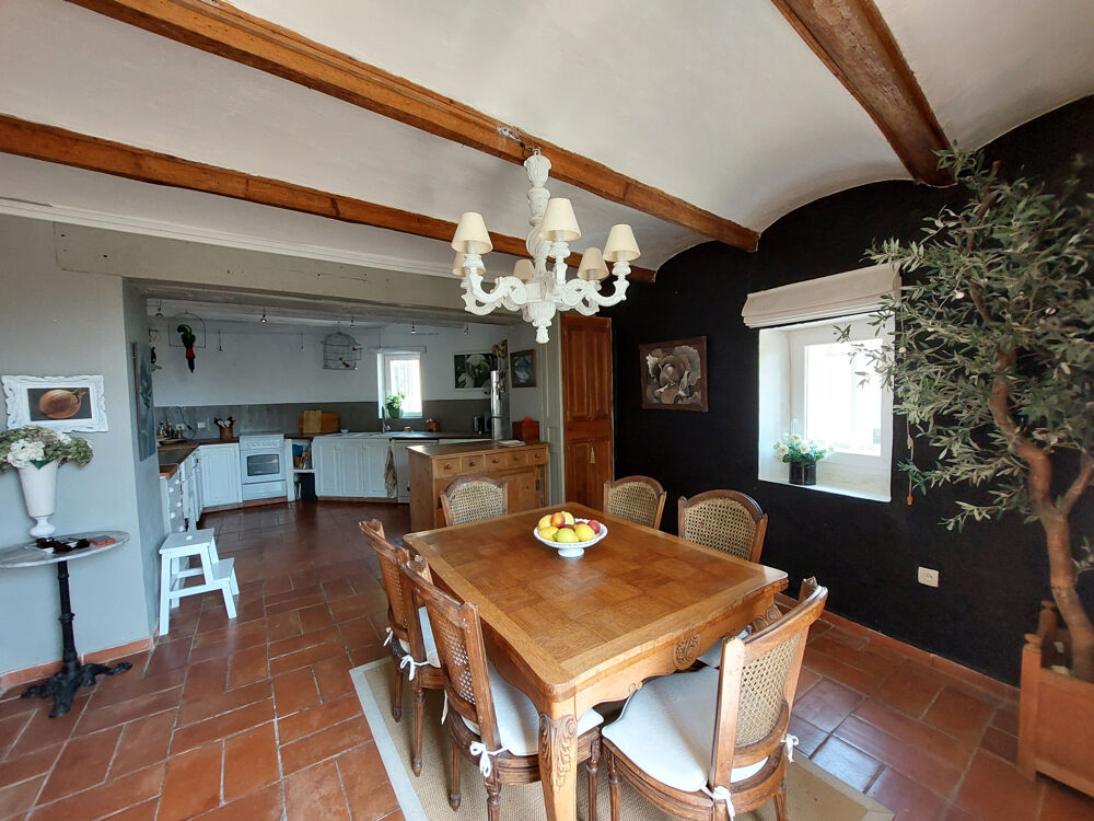 � vendre  Propri�t�/ch�teau Uz�s (30700)