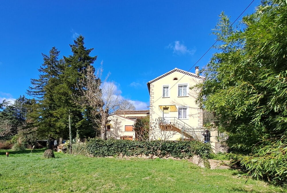 Vente Maison Lot : maison de 3 appartements et terrain constructible de 7000 m2 St florent sur auzonnet