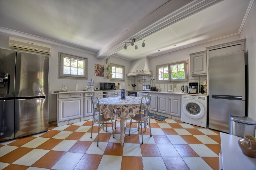 à vendre  Maison Banne (07460)