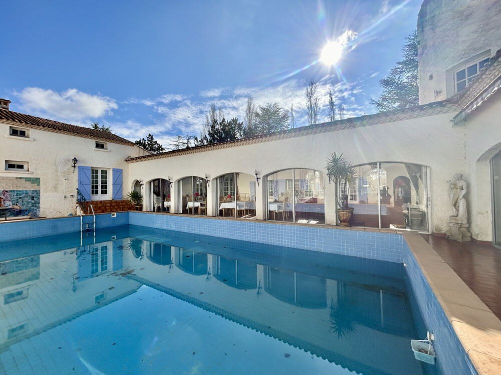 à vendre  Propriété/château Uzès (30700)