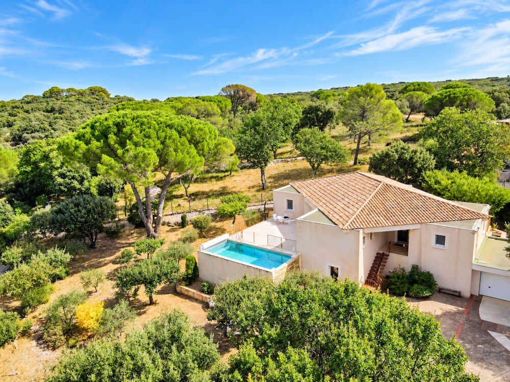 Vente Maison 'Exclusivité Swixim Uzès' A 15 minutes d'Uzès, villa d'architecte au coeur d'un écrin de verdure Uzes