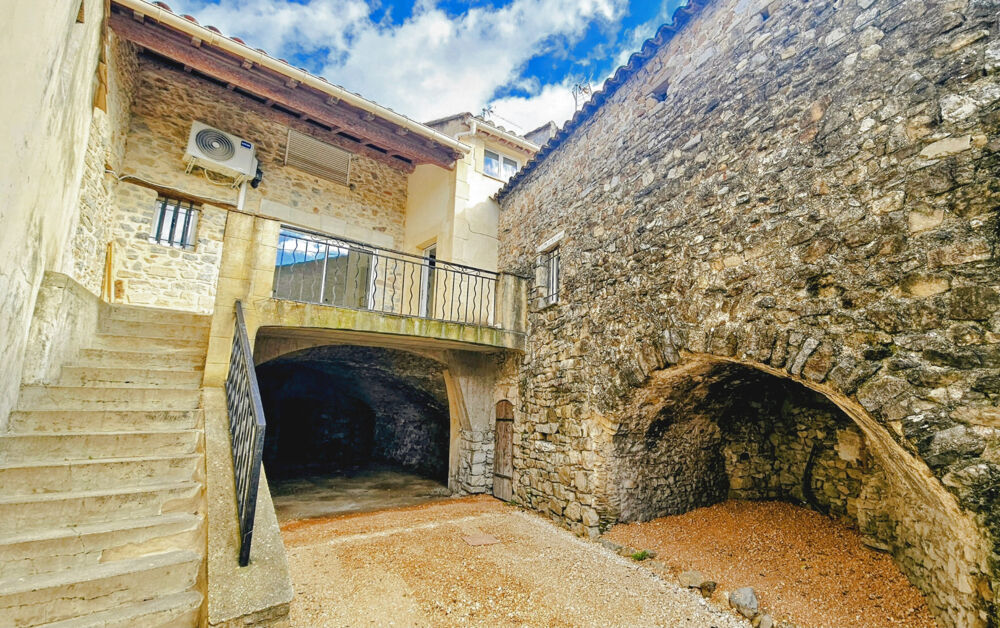 Vente Maison Coup de c�ur   Maison en pierre avec terrasse et cour ferm�e Ales