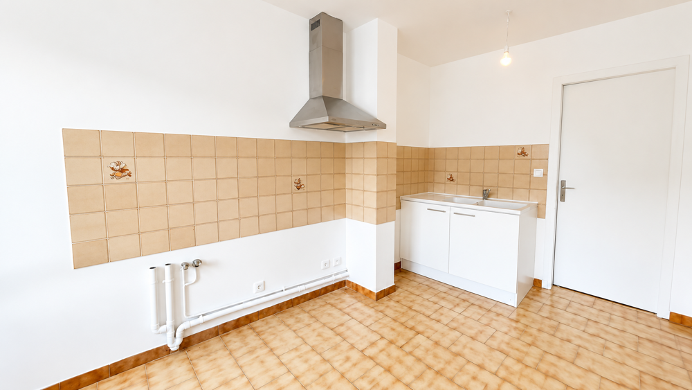 Vente Appartement Proche du centre ville de Nîmes, au calme, studio de 35 m2 donnant sur cours intérieure Nimes