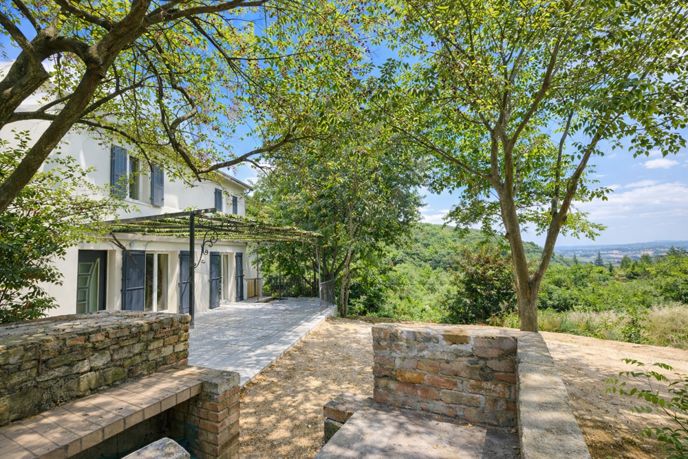 Vente Maison Maison en pierre r�nov�e totalement sur 3200m2 de terrain avec vue dominante Ales