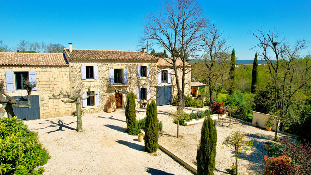 Vente Maison Magnifique mas rénové avec piscine, dépendances sur un terrain d'environ 12 000 m2 Sernhac