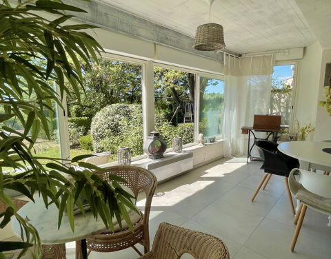   Belle villa avec piscine et prestations compl�tes Maison - 5 pi�ce(s) - 118 m�