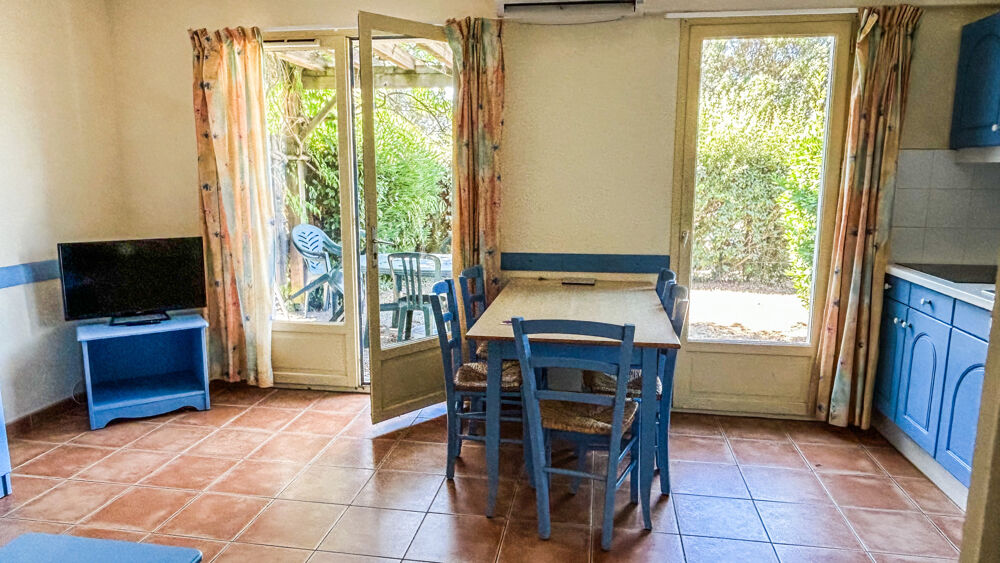 Maisonnette dans une résidence avec piscine