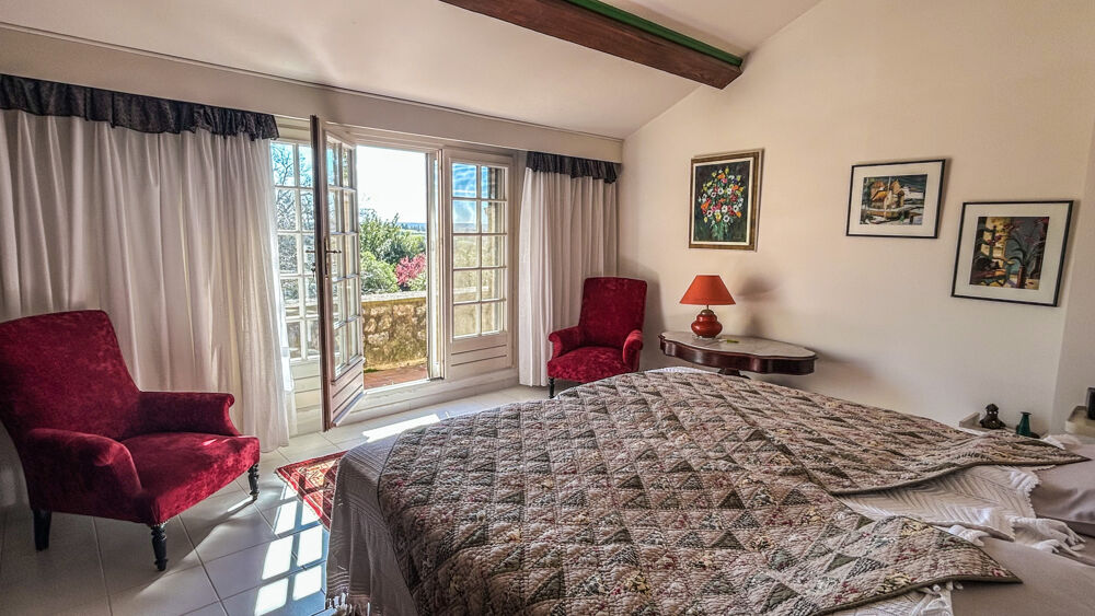 � vendre  Propri�t�/ch�teau Uz�s (30700)