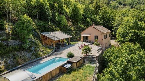   Maison T6 avec Piscine, Terrasse et Terrain Maison - 6 pièce(s) - 100 m²