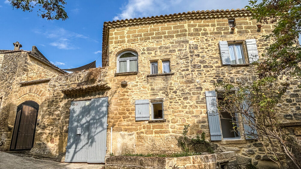 Vente Maison Pour les amoureux de pierre et d'histoire dans village prisé à proximité d'Uzès St siffret