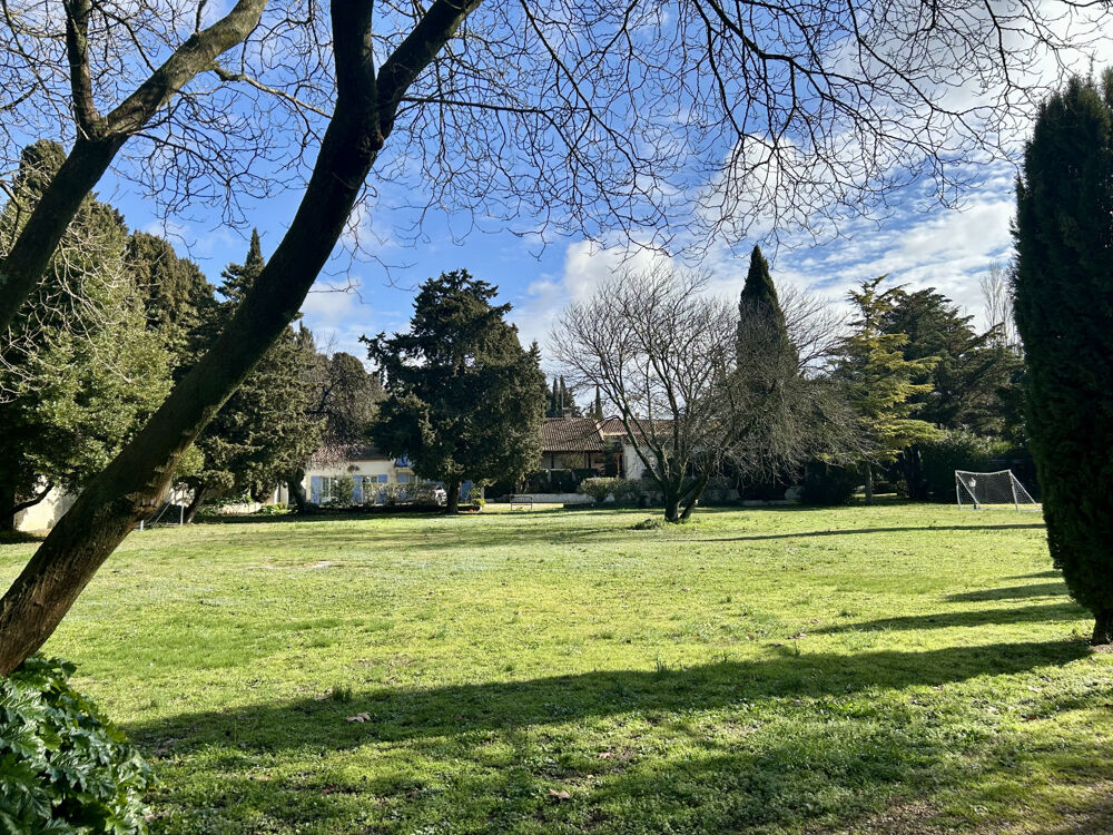 à vendre  Propriété/château Uzès (30700)