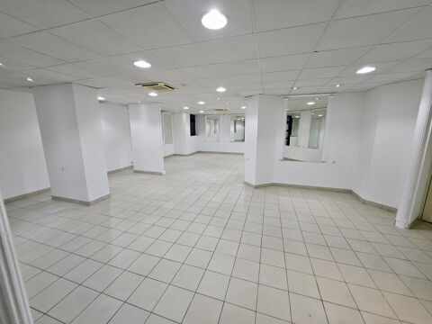   Murs commerciaux, centre ville d'ales, en RDC d'un immeuble de prestige 
