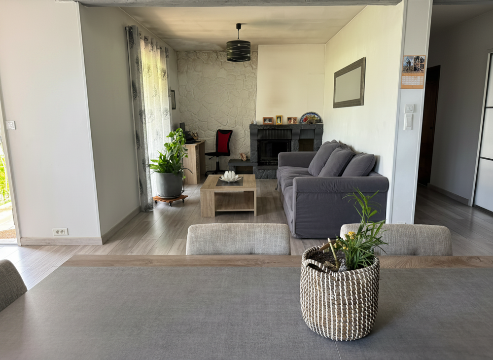 Marguerittes appartement T3 de 92 m2, avec terrasse, jardin privatif et 2 places de parking