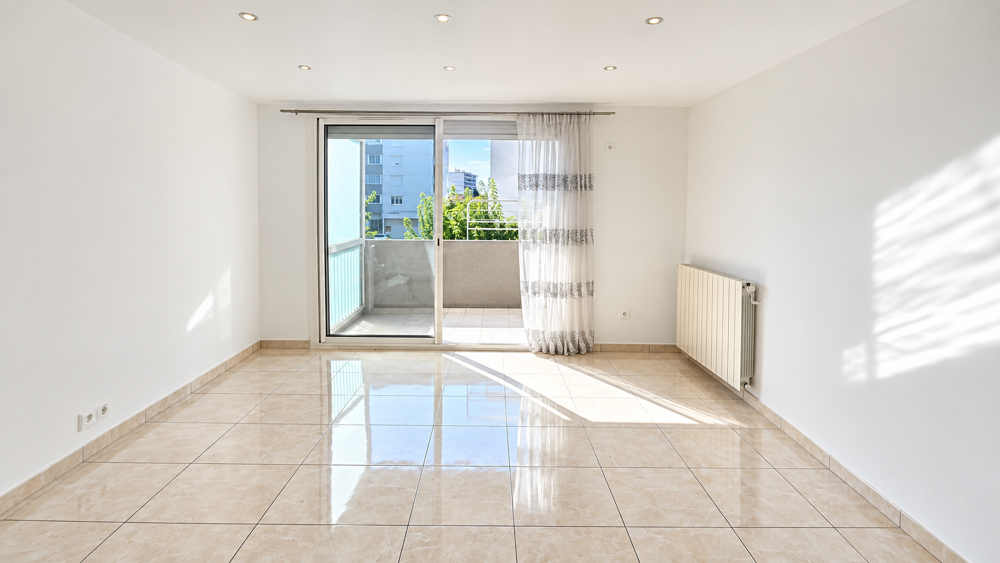 Vente Appartement Appartement T4 de 70 m2, avec terrasse et place de parking , quartier Capouchiné Nimes