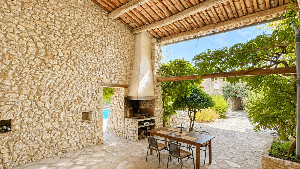 Vente Maison Mas de Charme en pierre Cornillon