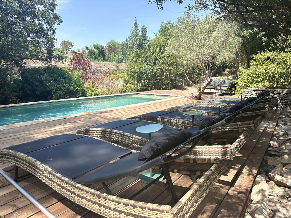 NÎMES Propriété d'exception de 202 m2 sur 4 458 m2 de parc avec piscine