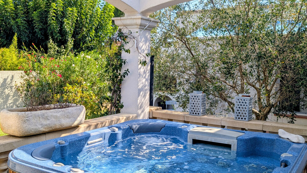 Maison familiale de 124 m2 avec terrasse et jacuzzi  Clarensac (Vaunage)