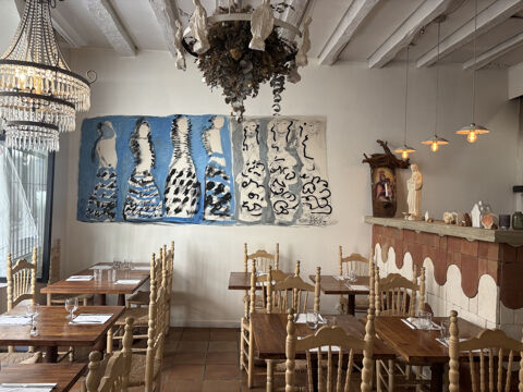 RESTAURANT AU COEUR DE NIMES PROCHE VICTOR HUGO 159000 30000 Nimes