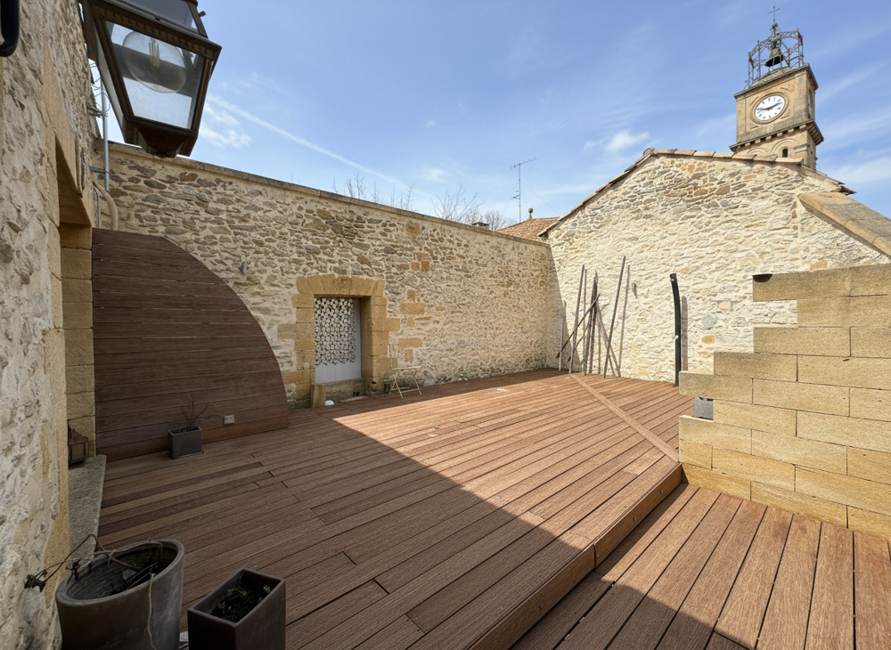 Maison authentique avec terrasse et cave dexception!