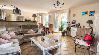  Maison � vendre 5 pi�ces 104 m� Uzes