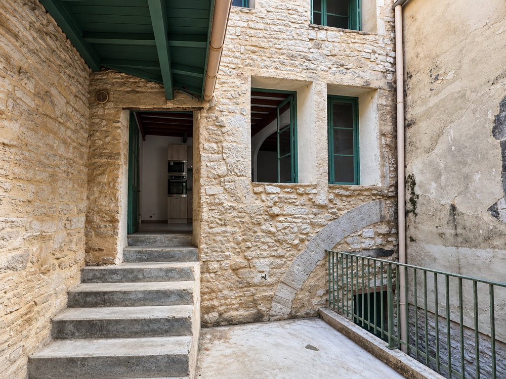 Vente Maison Immeuble de caractère au cœur de Vézénobres   3 appartements, terrasse et dépendances Vezenobres