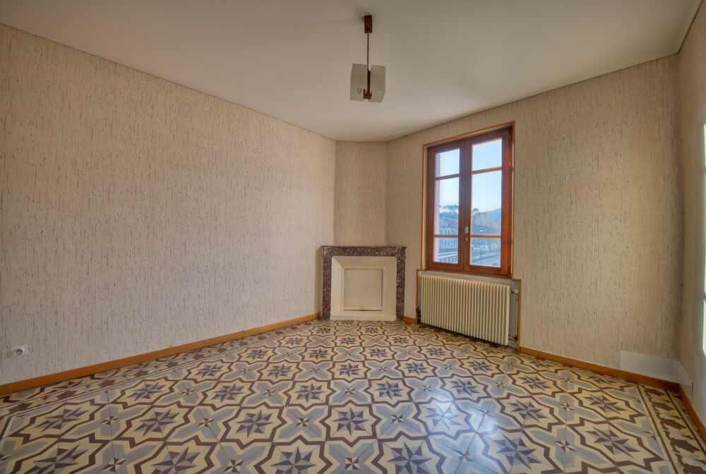 Vente Maison Maison de Village 2 Appartements, Local Commercial et Garage Le collet de deze
