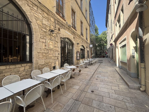 RESTAURANT AU COEUR DE NIMES PROCHE VICTOR HUGO 159000 30000 Nimes