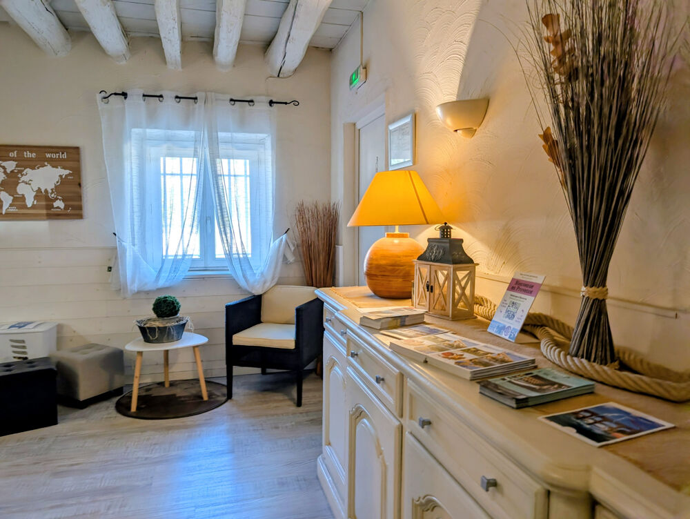 � vendre  Propri�t�/ch�teau Uz�s (30700)