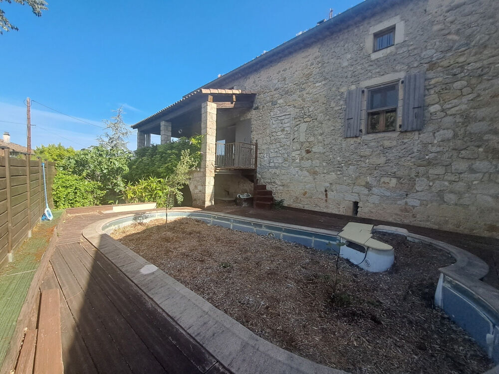 Coup de coeur à Joyeuse : maison de caractère classée B, jardin clos et piscine à réhabiliter