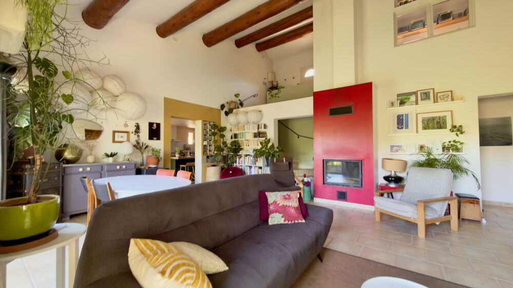Maison atypique au coeur de la nature