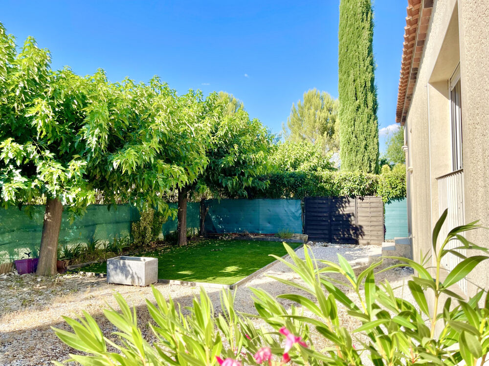 Soleil, cigales et commerces à pieds : une maison de plain-pieds à découvrir
