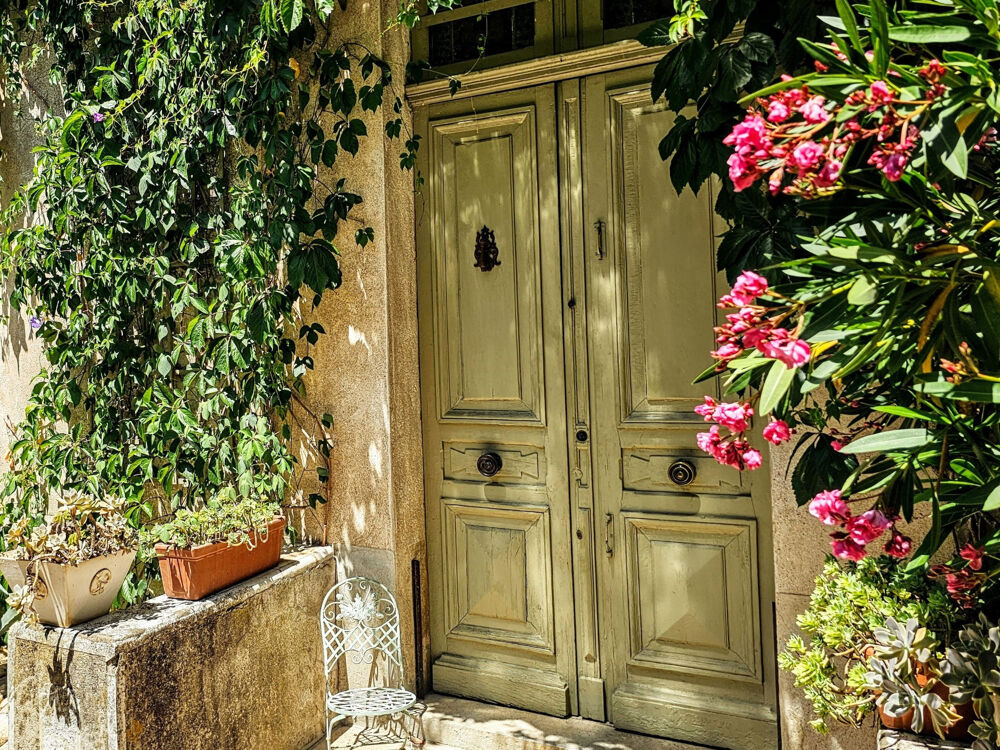 Authentique mas en pierre avec atelier d'art de caractère situé à Cardet
