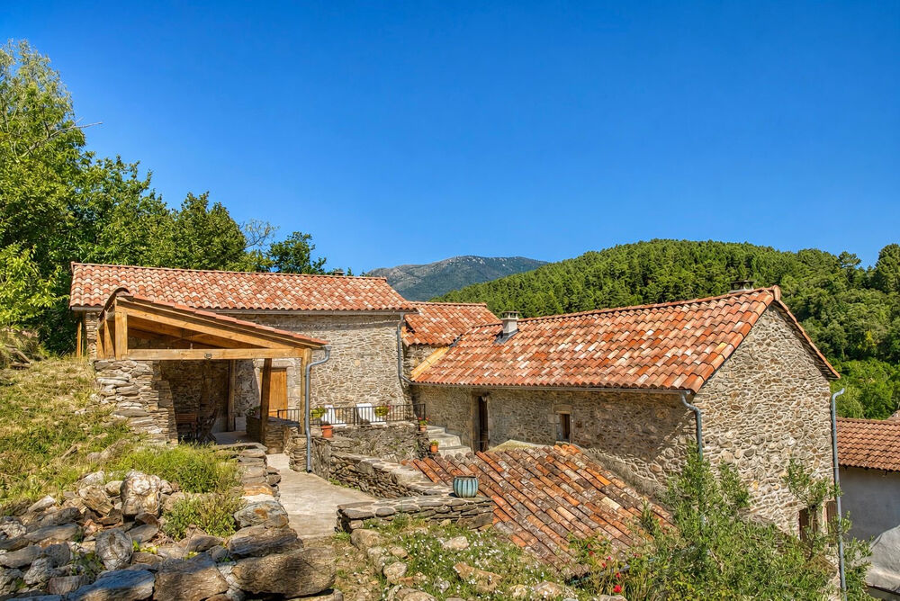 Maison 5 pièces 129 m² · à Senechas · 129 m² · 290 000 €