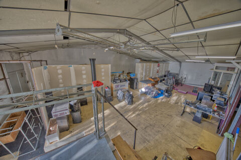 Local 300m2 avec Terrain 128000 30100 Ales