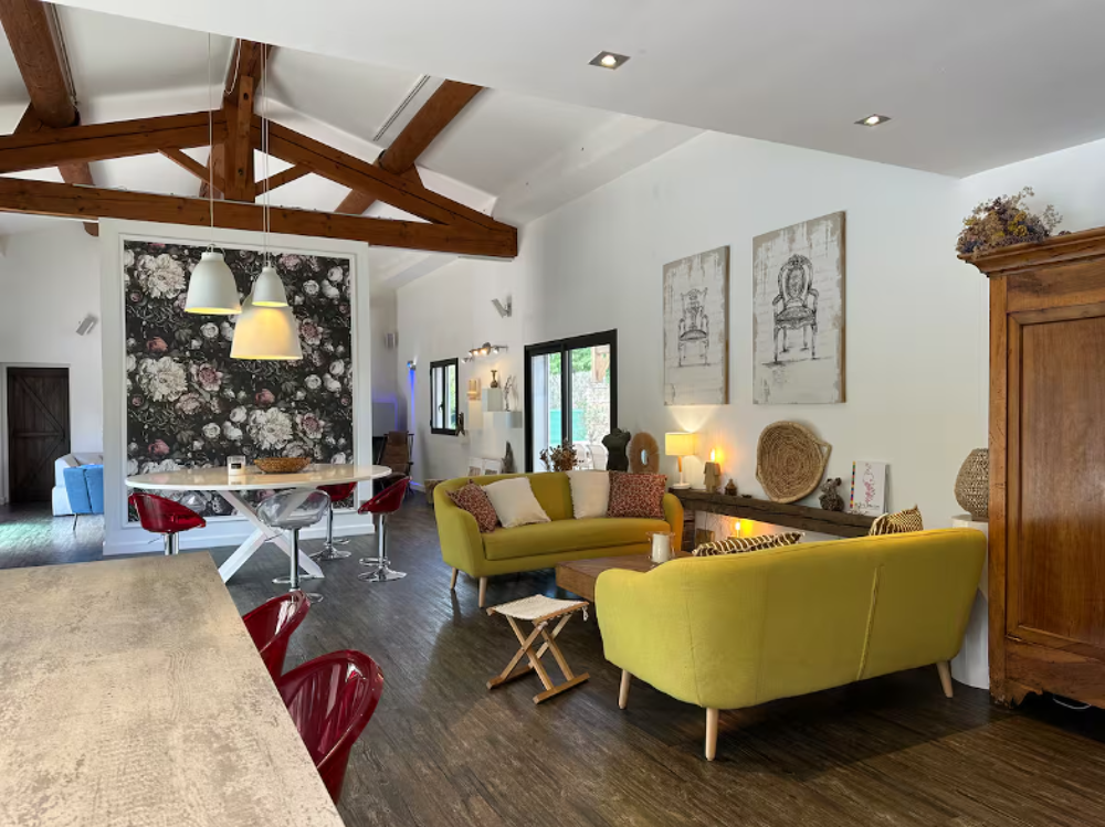 Location Maison Villa meublée de 243 m2 - 7 pièces Vezenobres