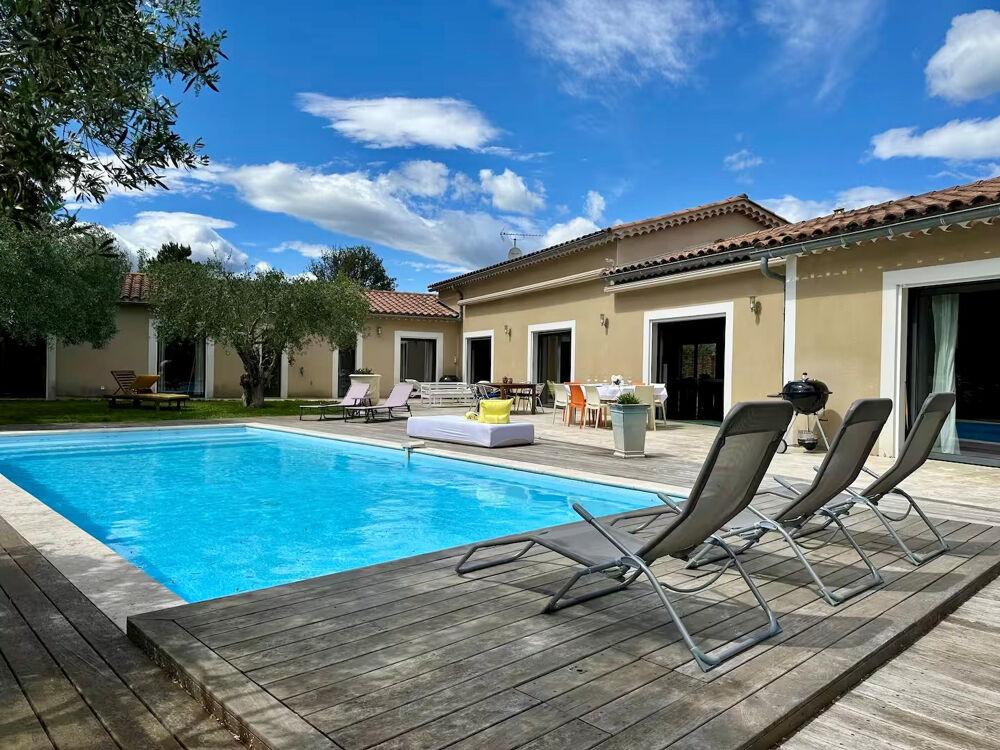 Location Maison Villa meublée de 243 m2 - 7 pièces Vezenobres