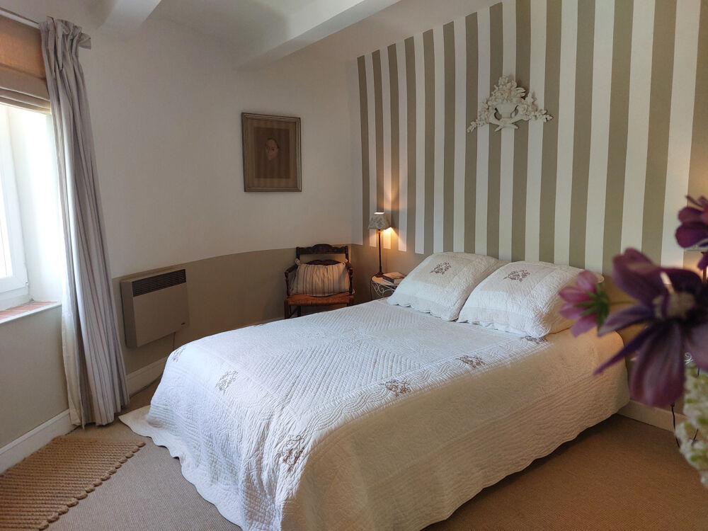 � vendre  Propri�t�/ch�teau Uz�s (30700)